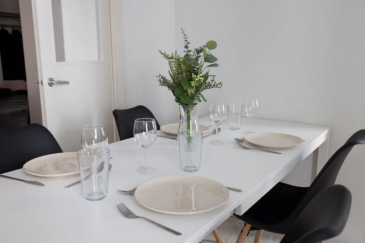 2Ndhomes Cozy And Quiet 2Br Apartment By The Esplanade Park Helsinki