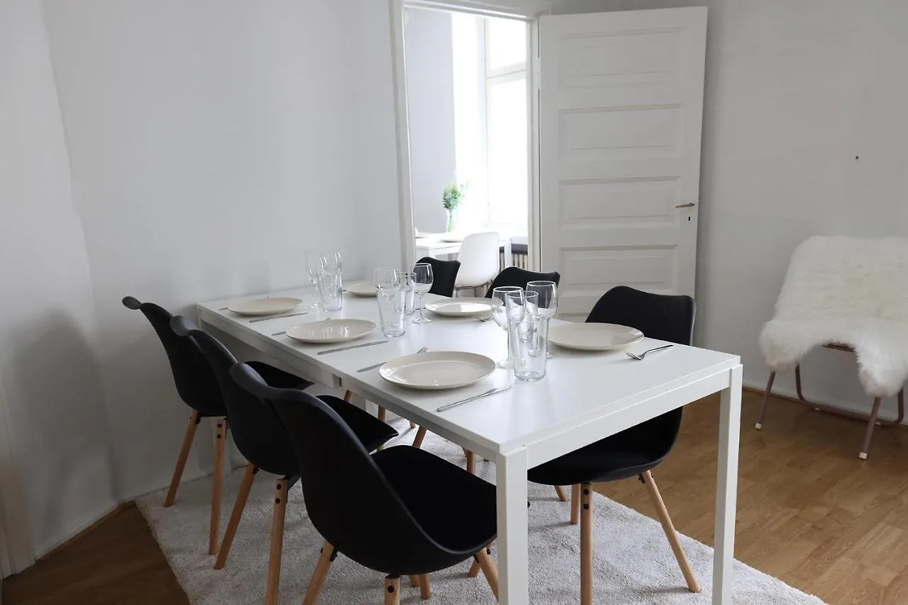 2Ndhomes Cozy And Quiet 2Br Apartment By The Esplanade Park Helsinki Finland