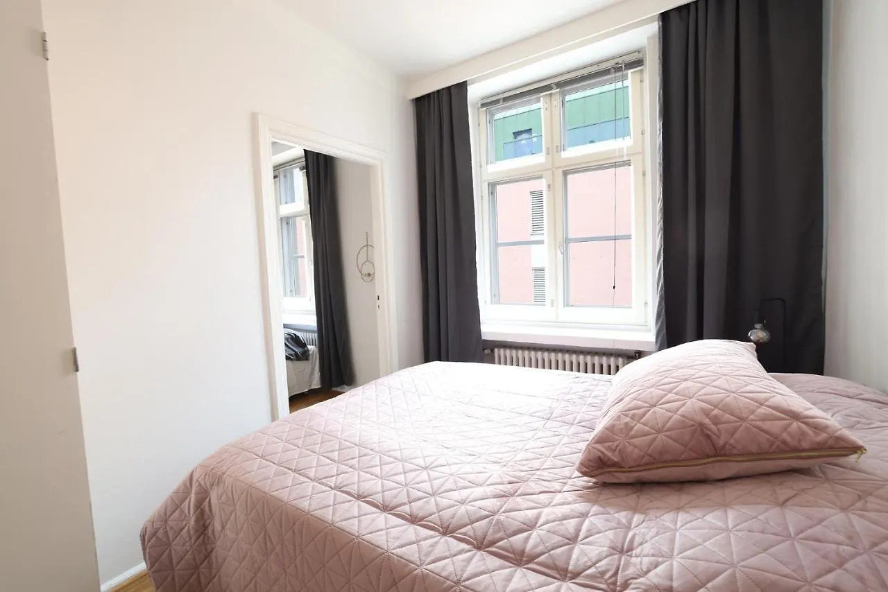 2Ndhomes Cozy And Quiet 2Br Apartment By The Esplanade Park Helsinki Finland
